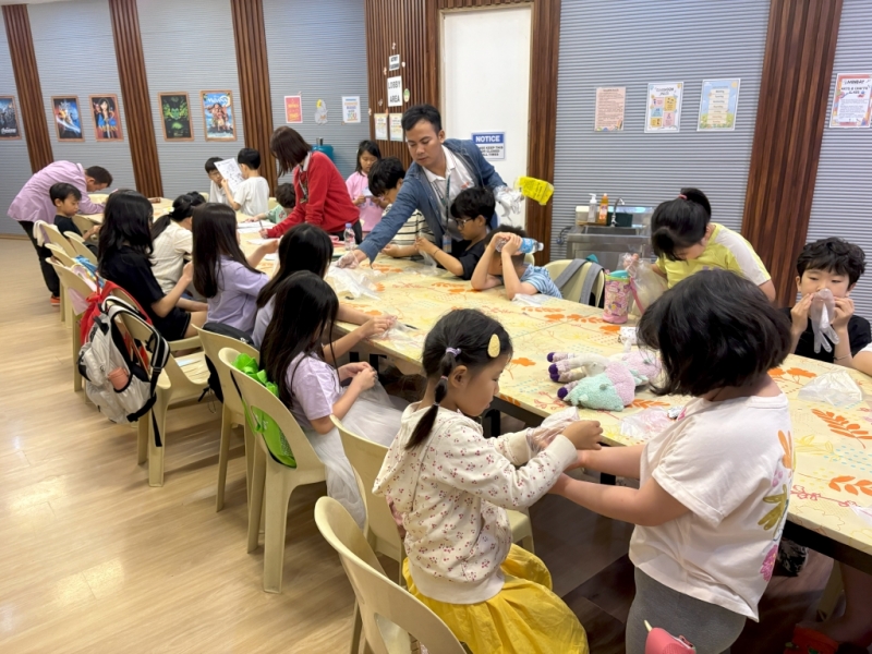 フィリピン留学 Cebu21 - SMEAG ENCANTO-class rooms&information boad-5